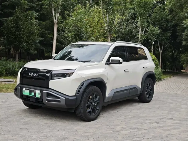 Fang Cheng Bao Titanium 3 2026 Model 620KM Rear-Wheel Drive Flash Charging Version