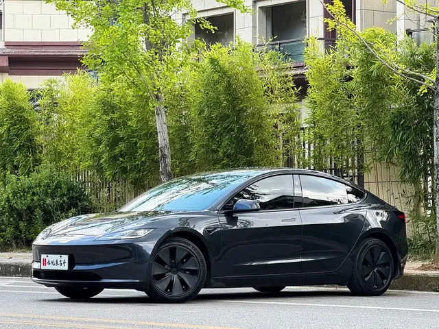 Tesla Model 3 2023 Long Range All-Wheel Drive