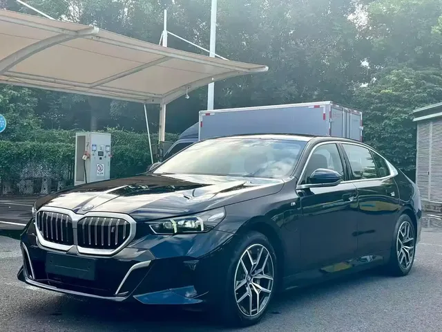 BMW i5 2024 eDrive 35L M Sport Package