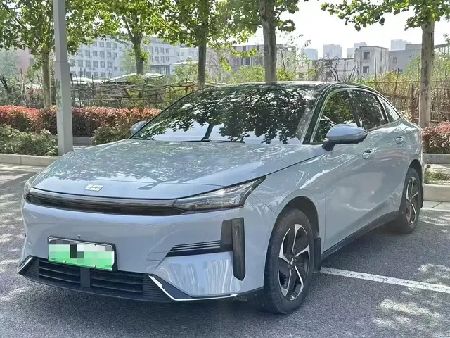 Geely Galaxy L6 2025 EM-i 140km Explorer+ Edition