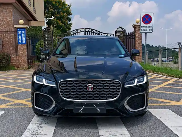 Jaguar XFL 2024 2.0T P250 2WD Premium Luxury