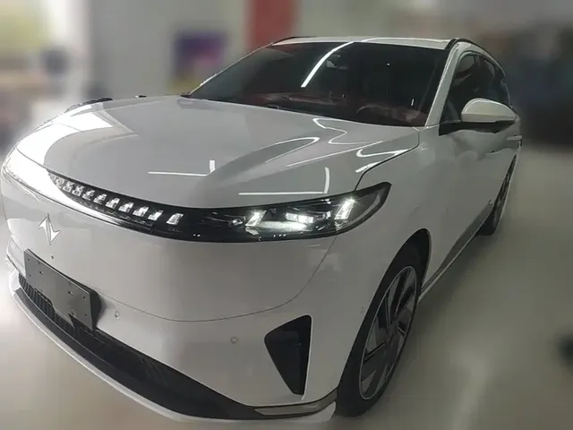Dongfeng Yipai eπ008 2024 636Max Pure Electric 6-Seater
