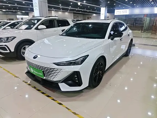 Changan UNI-V 2023 1.5T Premium Edition