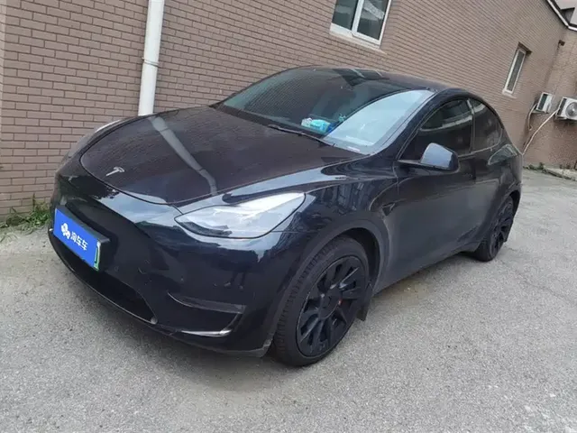 Tesla Model Y 2023 Long Range All-Wheel Drive Edition