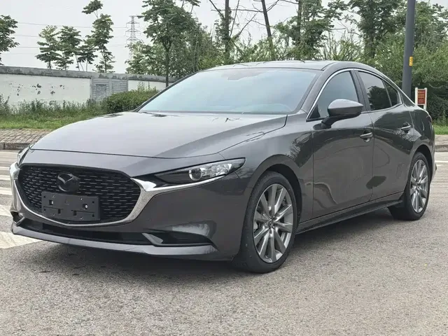 Mazda 3 Axela 2023 2.0L Auto Zhixuan