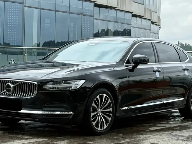 Volvo S90 2023 B5 Intelligent Comfort Luxury Edition