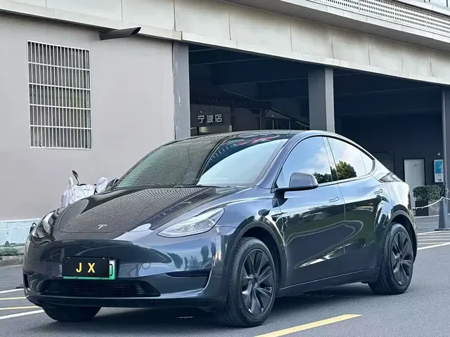 Tesla Model Y 2024 Rear-Wheel Drive Version