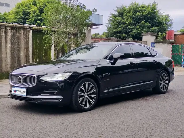 Volvo S90 2021 Model B5 Momentum Luxury Edition