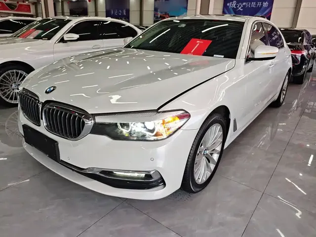 BMW 5 Series 2019 525Li Luxury Package