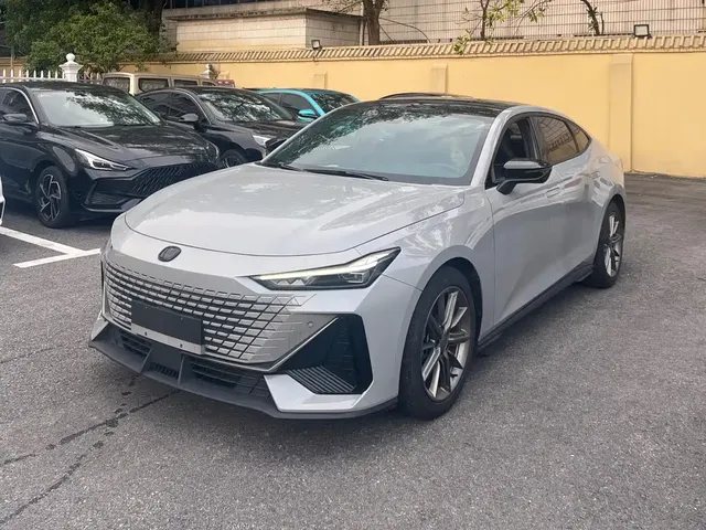 Changan UNI-V 2023 1.5T Premium Edition