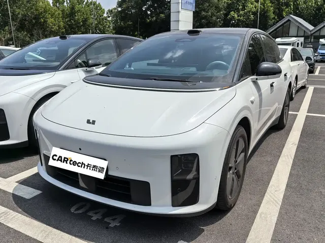 Li Auto i6 2025 2WD Base Model