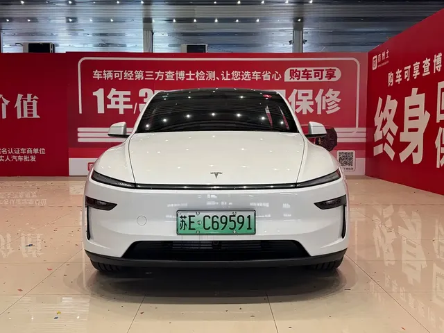 Tesla Model Y 2026 Rear-Wheel Drive