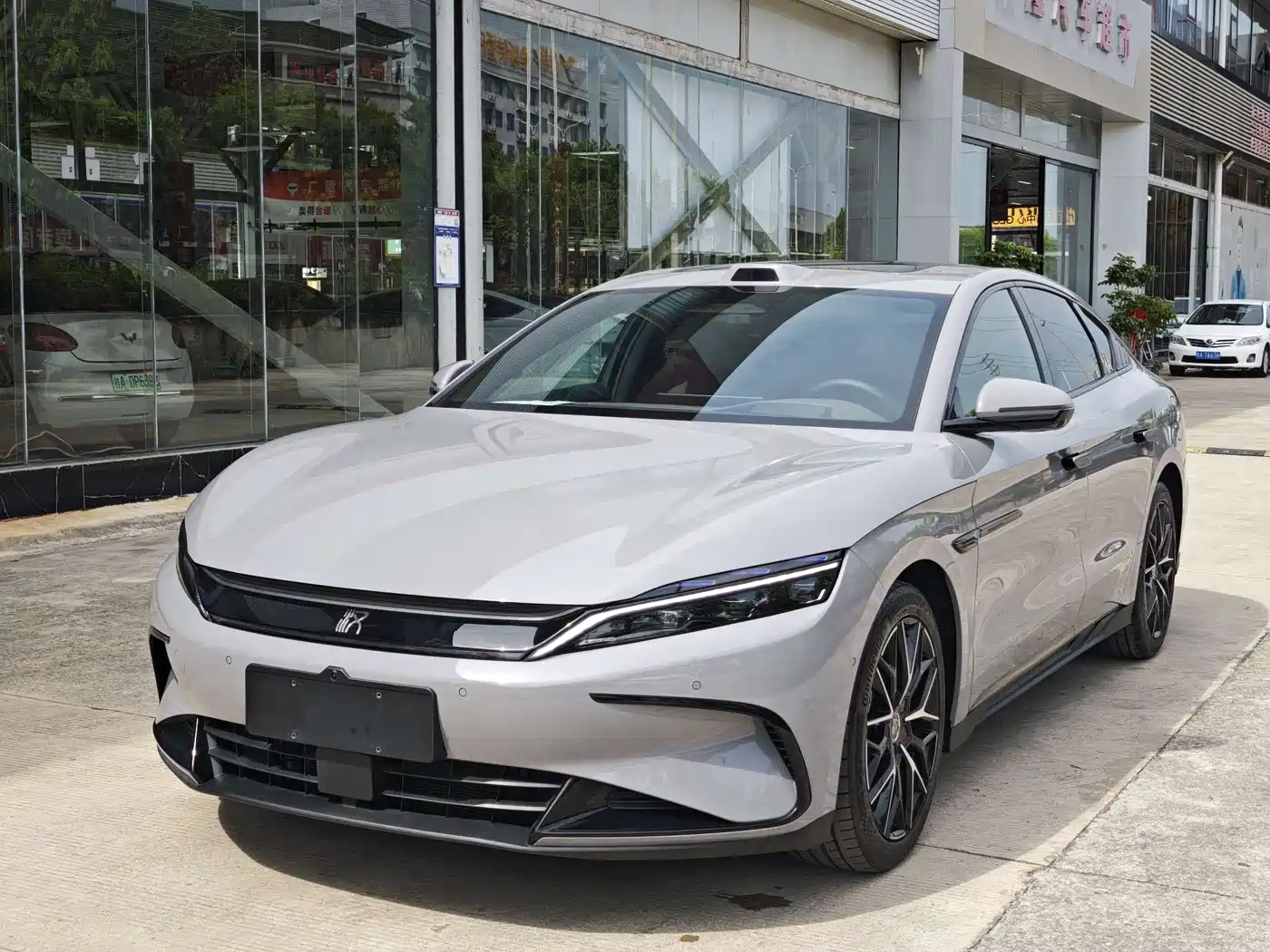 BYD Han 2025 DM-i Smart Driving Edition 125KM Honor