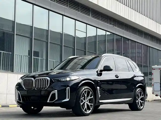 BMW X5 2023 xDrive 30Li Premium M Sport Package