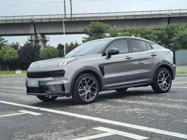 Lynk & Co 05 2020 2.0TD 2WD Shine Halo