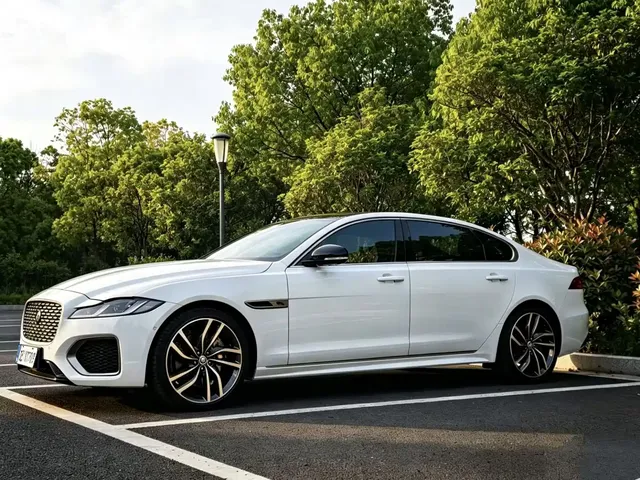 Jaguar XFL 2024 2.0T P300 AWD Flagship Sport Gilded Edition