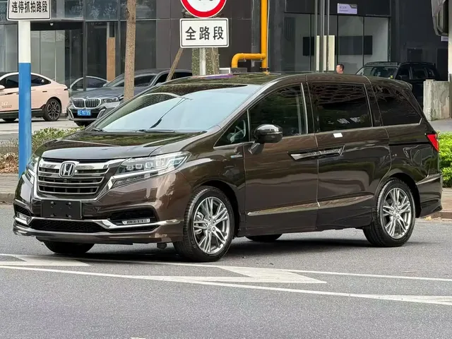 Honda Elysion 2019 2.0L Hybrid Supreme Edition