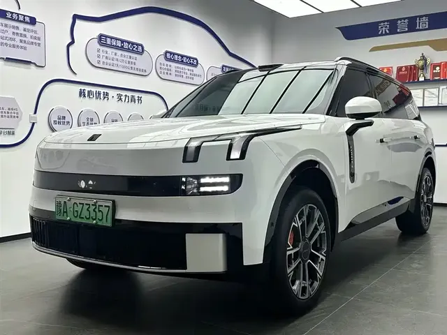 Lynk & Co 900 2025 2.0T Ultra