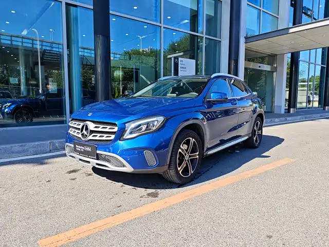 Mercedes-Benz GLA 2018 GLA 200 Fashion