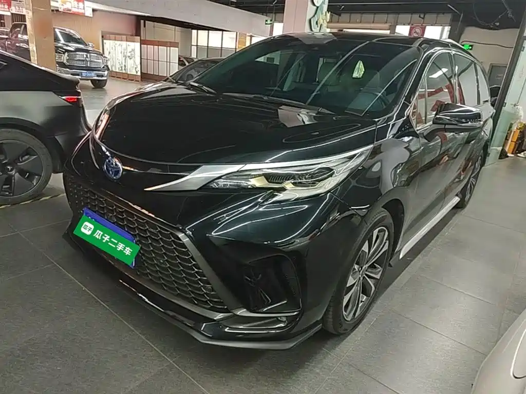 Toyota Granvia 2023 2.5L Hybrid Prestige PLUS Edition