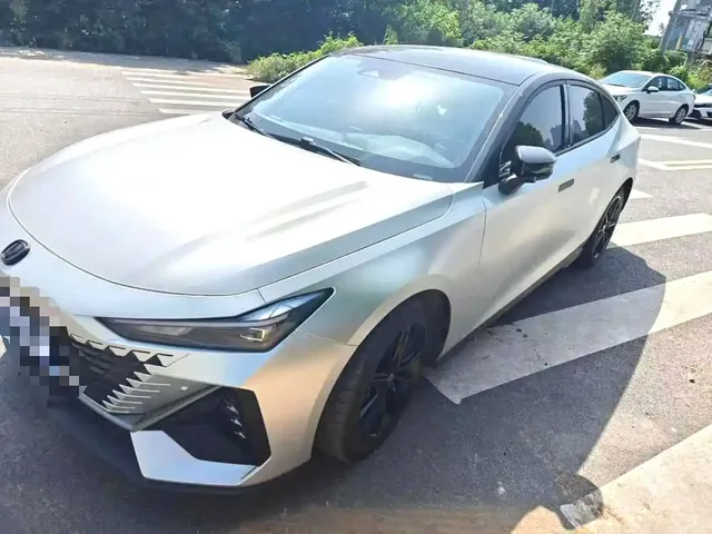 Changan UNI-V 2023 1.5T Luxury Edition