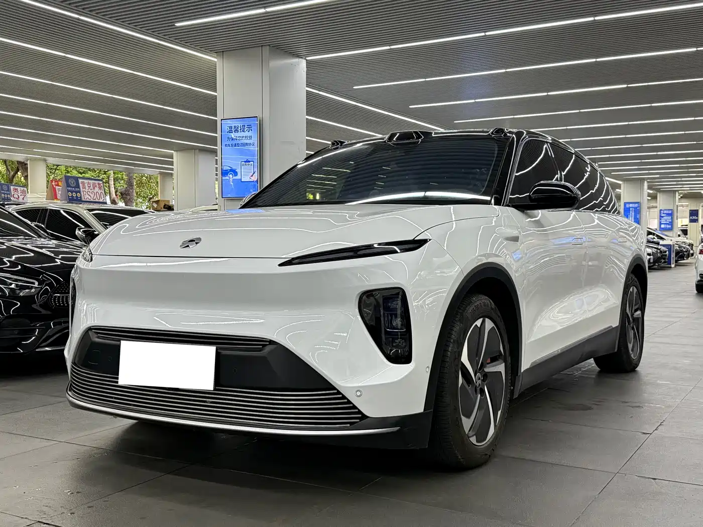 NIO ES8 2023 75kWh Executive Edition
