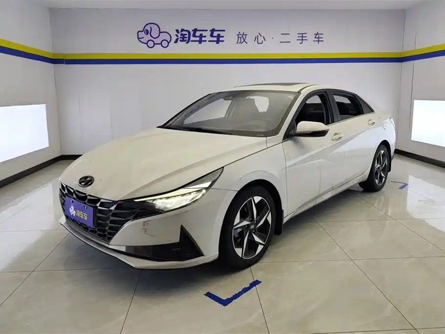Hyundai Elantra 2021 1.5L CVT LUX Premium Edition