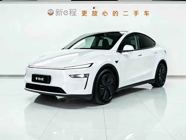 Tesla Model Y 2025 Rear-Wheel Drive