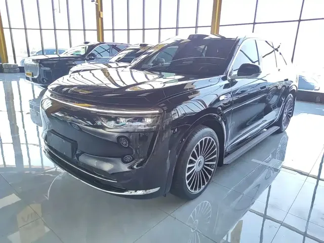 AITO Wenjie AITO M8 2025 Range Extender Max+ Edition 53.4kWh 5-seater