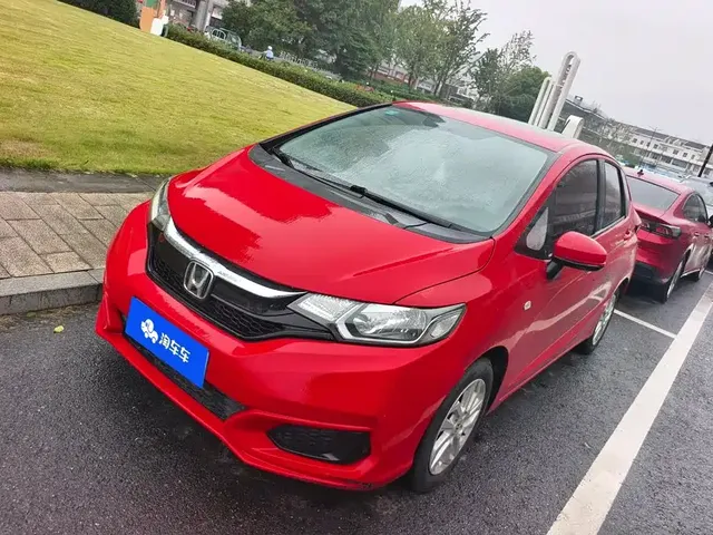 Honda Fit 2018 1.5L CVT Comfort Sunroof Edition