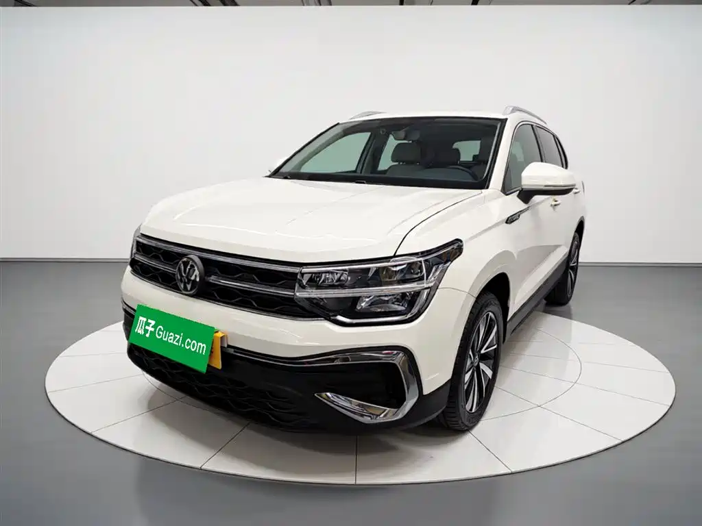 Volkswagen Tharu 2023 300TSI 2WD Bright Moon Edition