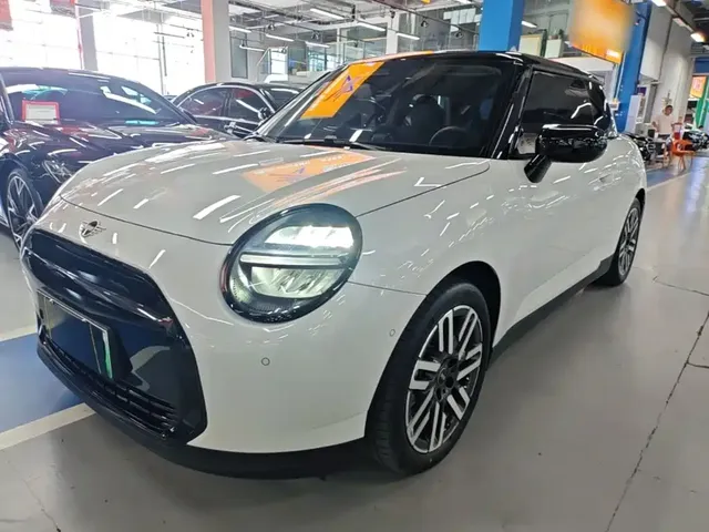 MINI Electric MINI COOPER 2025 Facelift 466km COOPER E Classic Trim