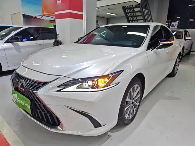 Lexus ES 2023 200 Excellence Edition