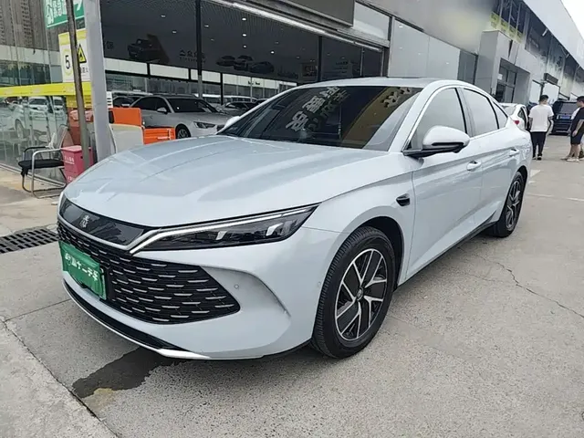 BYD Qin L 2025 DM-i Smart Drive Edition 120KM Leading