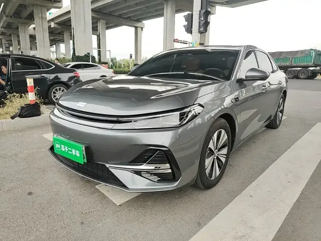 Geely Galaxy A7 2025 EM-i 150km Long Voyage Edition