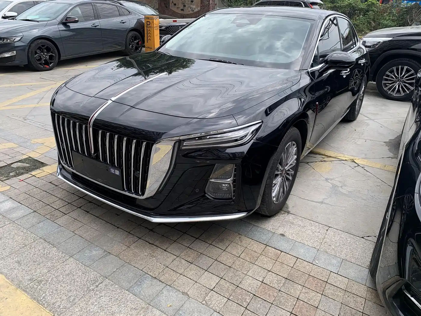 Hongqi H5 2023 2.0T Auto Smart Connect Flag Comfort