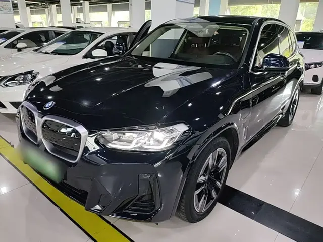 BMW iX3 2024 Leading Edition
