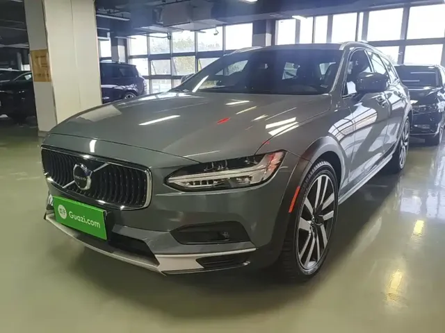 Volvo V90 2023 Cross Country B5 AWD Smart Premium Edition