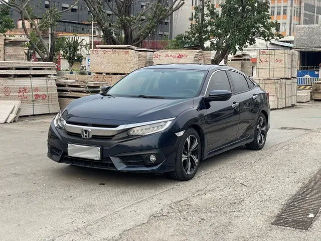 Honda Civic 2016 220TURBO CVT Premium Edition