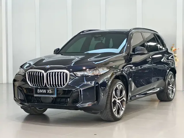 BMW X5 2023 xDrive 40Li Premium M Sport Black Night Package