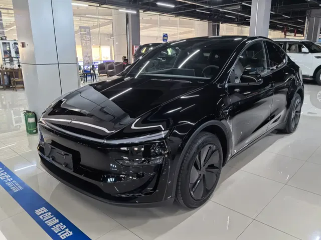 Tesla Model Y 2026 Rear-Wheel Drive