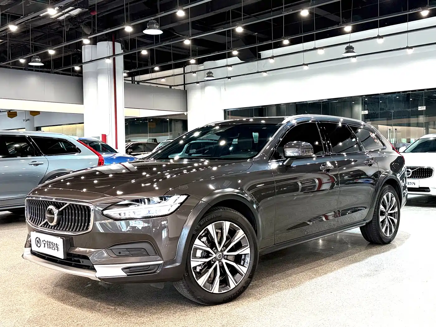 Volvo V90 2024 Cross Country B5 AWD Wisdom Edition