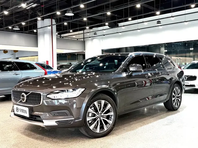 Volvo V90 2024 Cross Country B5 AWD Wisdom Edition