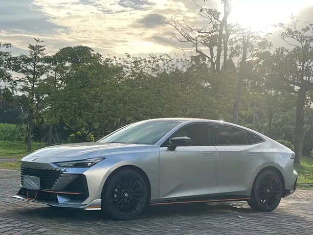 Changan UNI-V 2023 1.5T Sport Edition
