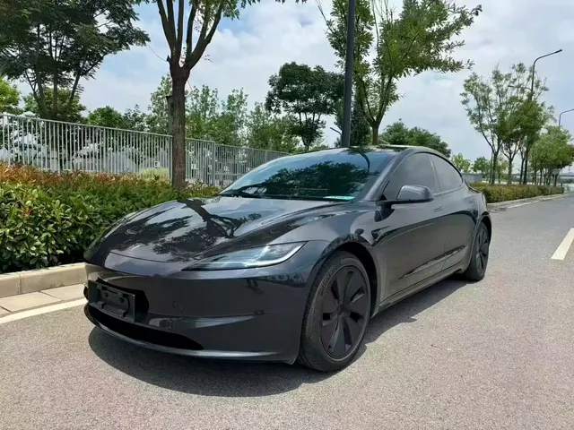 Tesla Model 3 2025 Model Year Facelift Rear-Wheel Drive