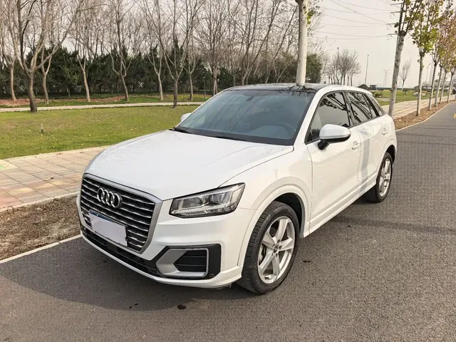 Audi Q2L 2021 35 TFSI Fashion Elegance