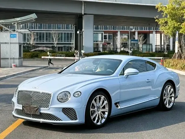 Bentley Continental 2022 4.0T GT V8 Mulliner