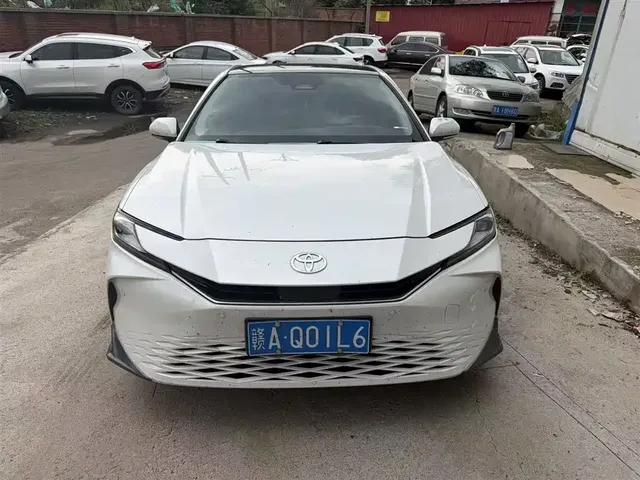 Toyota Camry 2024 Hybrid 2.0HG Premium Edition