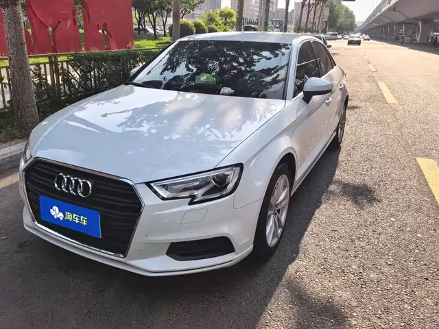 Audi A3 2018 30th Anniversary Limousine 35 TFSI Progressive