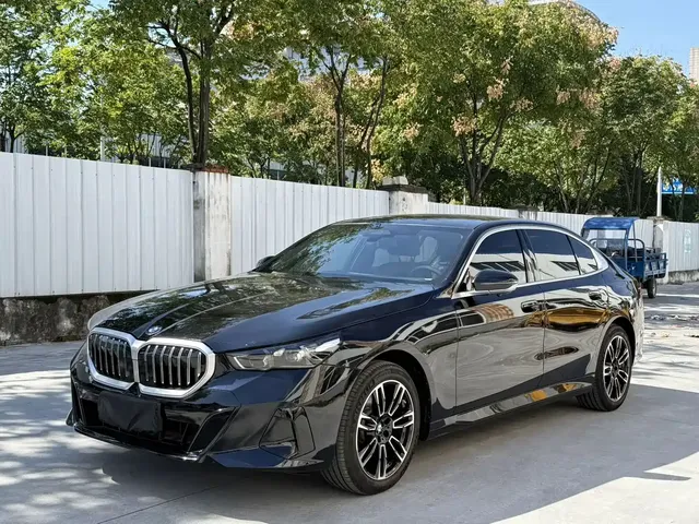 BMW 5 Series 2025 525Li M Sport Package